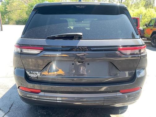 Baltic Gray Metallic Clearcoat 2026 Jeep Grand Cherokee Limited