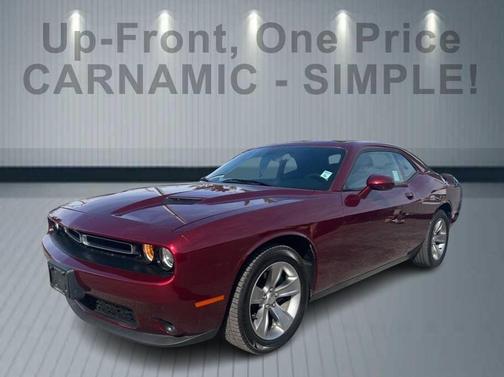 Photo 3 of 16 of 2019 Dodge Challenger SXT