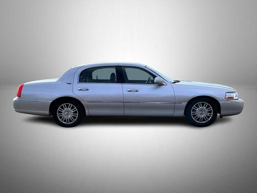 2009 Lincoln Town Car Signature