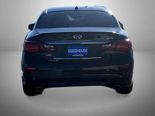 2017 INFINITI Q70 3.7X