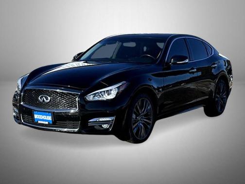 2017 INFINITI Q70 3.7X