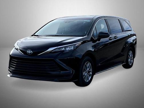 2025 Toyota Sienna LE