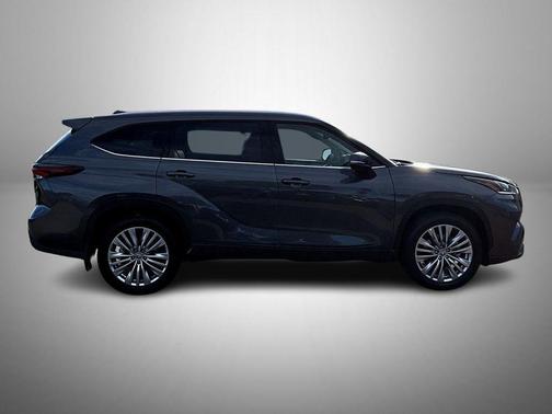 2025 Toyota Highlander Platinum