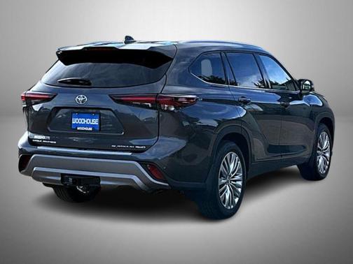 2025 Toyota Highlander Platinum
