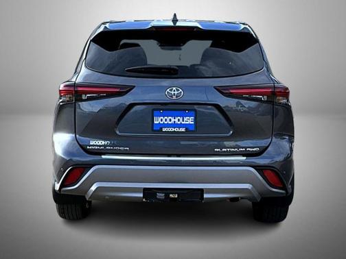 2025 Toyota Highlander Platinum