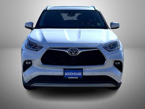 2021 Toyota Highlander Hybrid Platinum