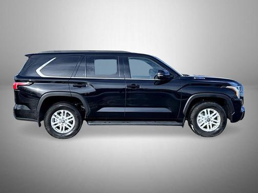 2025 Toyota Sequoia SR5