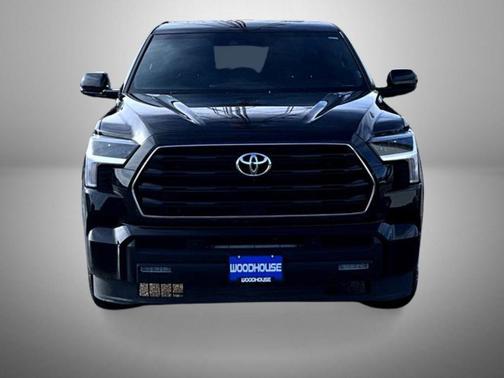 2025 Toyota Sequoia SR5