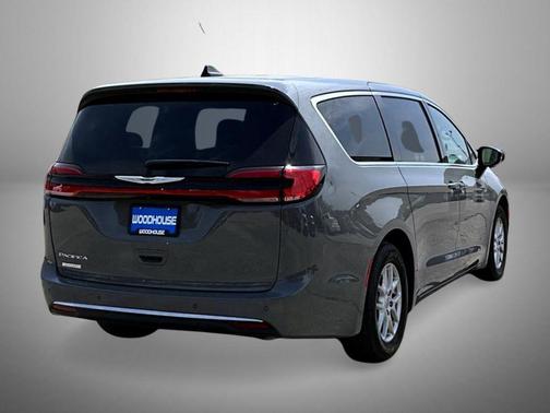 Ceramic Gray Clearcoat 2025 Chrysler Pacifica L