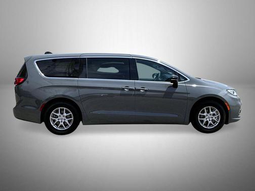 Ceramic Gray Clearcoat 2025 Chrysler Pacifica L