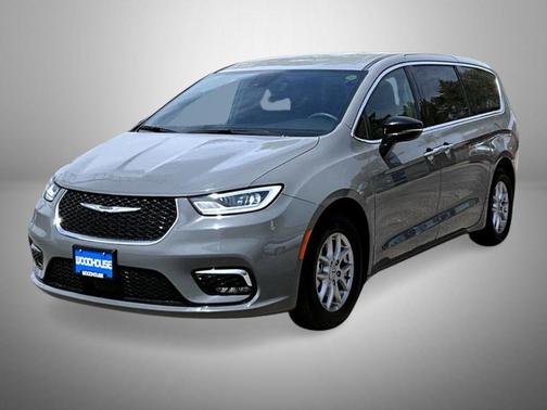 Ceramic Gray Clearcoat 2025 Chrysler Pacifica L