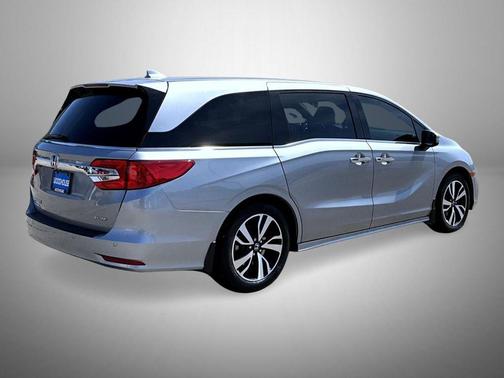 Lunar Silver Metallic 2019 Honda Odyssey Elite