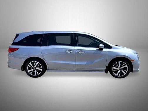Lunar Silver Metallic 2019 Honda Odyssey Elite