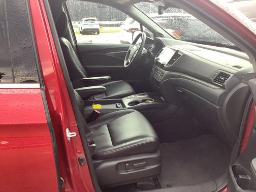 Radiant Red Metallic II 2022 Honda Ridgeline RTL-E