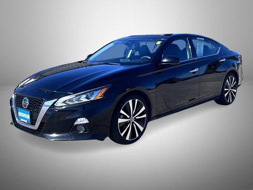 Super Black Clearcoat 2019 Nissan Altima 2.5 Platinum