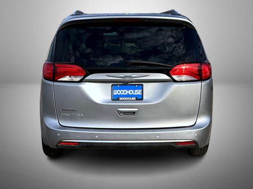 2018 Chrysler Pacifica Touring-L