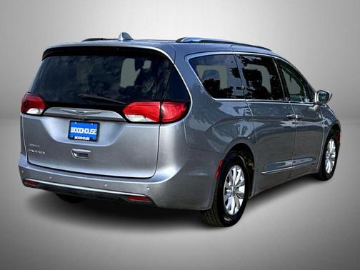 2018 Chrysler Pacifica Touring-L