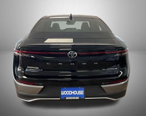 2025 Toyota Crown Platinum