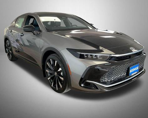 2025 Toyota Crown Platinum