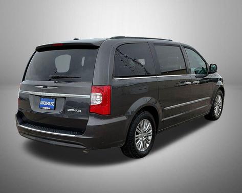 2016 Chrysler Town & Country Touring-L