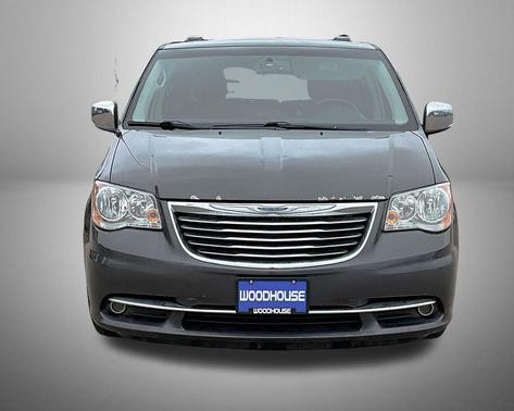 2016 Chrysler Town & Country Touring-L