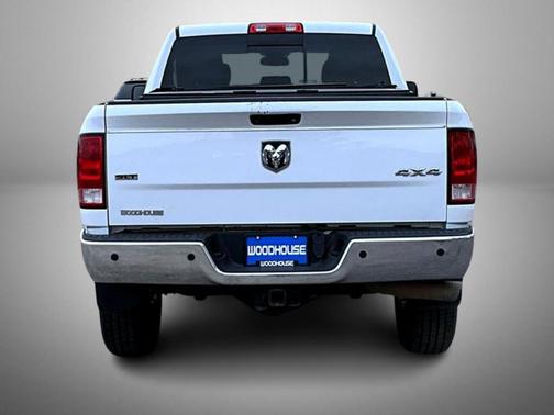 Bright White Clearcoat 2017 RAM 2500 SLT Crew Cab 4x4 6'4' Box