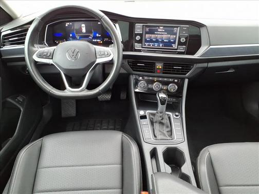 Platinum Gray Metallic 2024 Volkswagen Jetta 1.5T SE