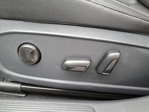 Platinum Gray Metallic 2024 Volkswagen Jetta 1.5T SE