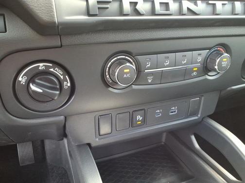 Glacier White 2026 Nissan Frontier S