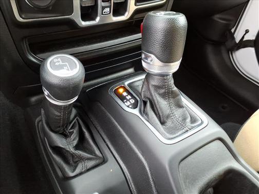 Bright White Clearcoat 2020 Jeep Wrangler Unlimited Sport