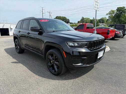 Diamond Black 2023 Jeep Grand Cherokee Altitude X