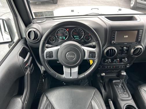 Bright White Clearcoat 2016 Jeep Wrangler Unlimited Freedom