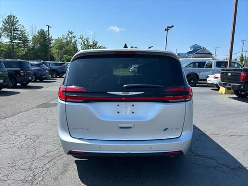 2023 Chrysler Pacifica Hybrid Limited