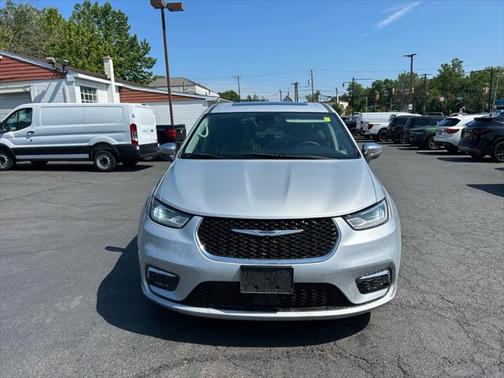 2023 Chrysler Pacifica Hybrid Limited