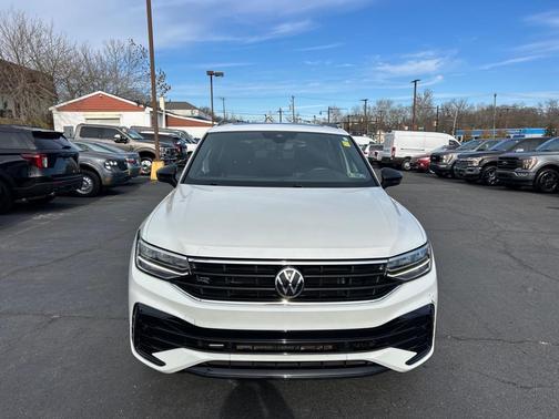 2022 Volkswagen Tiguan 2.0T SE R-Line Black 4MOTION
