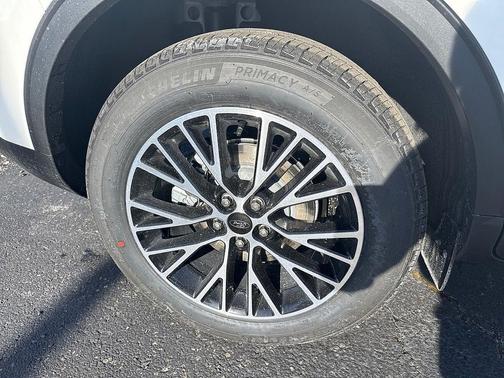 STAR WHITE METALLIC TRI-COAT 2026 Ford Escape PHEV SE