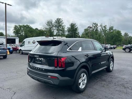 2022 Kia Sorento LX