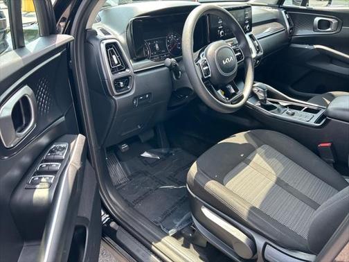 2022 Kia Sorento LX