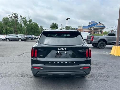 2022 Kia Sorento LX