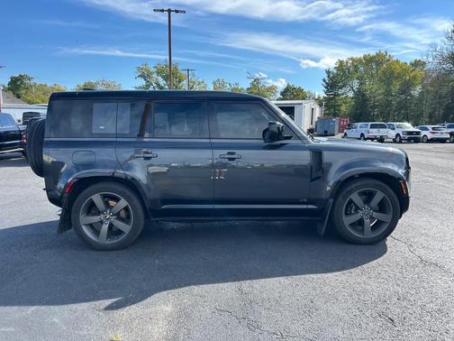 2024 Land Rover Defender 110 V8