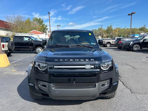 2024 Land Rover Defender 110 V8