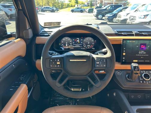 2024 Land Rover Defender 110 V8