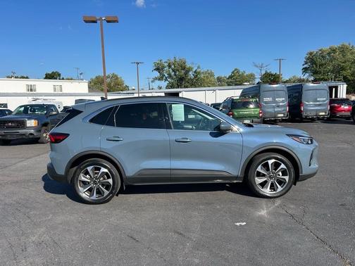 2023 Ford Escape Platinum
