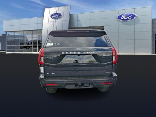 Dark Matter Gray Metallic 2026 Ford Expedition Max Active 4x4