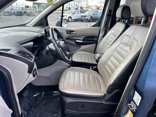 2019 Ford Transit Connect Titanium w/Rear Liftgate