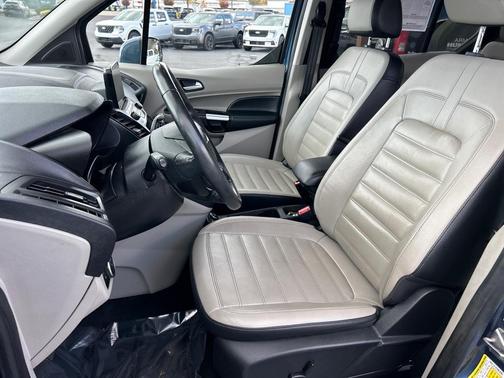 2019 Ford Transit Connect Titanium w/Rear Liftgate
