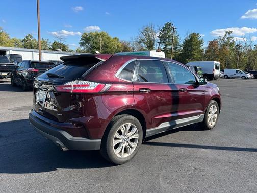 2022 Ford Edge Titanium