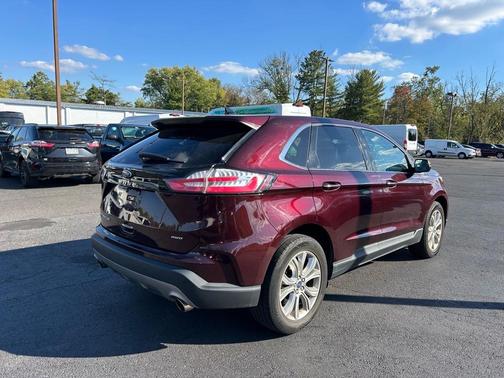 2022 Ford Edge Titanium