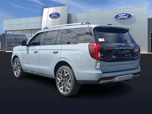GLACIER GRAY MET TRI-COAT 2026 Ford Expedition Platinum