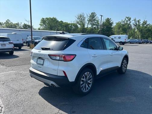 2022 Ford Escape Titanium